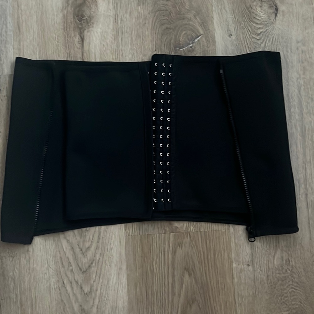 Waist trainer